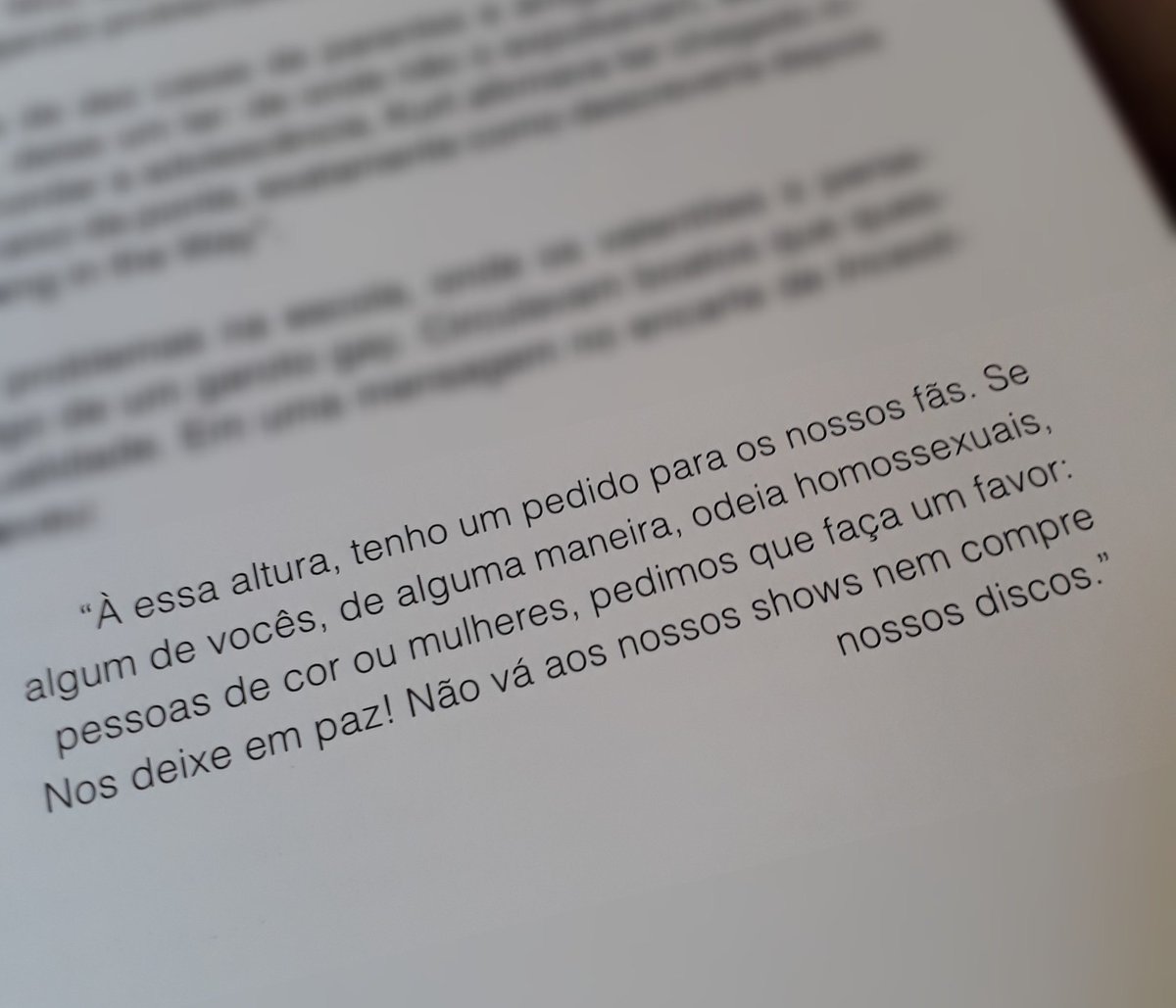 kuurdtt's tweet photo. A mensagem deixada por Kurt Cobain no encarte do álbum "Incesticide", de 1992.

Essa e muitas outras histórias sobre o astro estão disponíveis no livro "Kurt Cobain - About a Boy" da @belasletras, já disponível!

Você pode adquirir no link abaixo:

https://t.co/v6NPEnnzLR https://t.co/l82wgkXerP