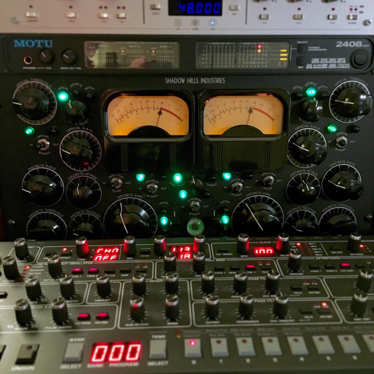 utadeer's tweet photo. Not-so-secret spices for the mix! #analog #ShadowHills #MasteringCompressor #tubes #ADesigns #Hammer2 https://t.co/vyjWDdsDJ9