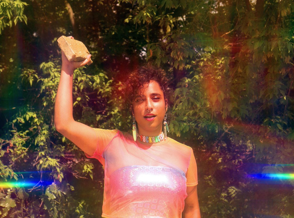 BricksGlitter's tweet photo. Tomorrow our festival launches🌟
We wish for everyone at the Rising Tide rally today safety and solidarity.
More events coming. Hope you're as excited as us!!
Linktree in our bio❤️
✨✨✨
Model: Beeta @beeta._
📸 by @maxholio
#Queer #TorontoQueer #QueerCommunity https://t.co/7UtpVakfg6