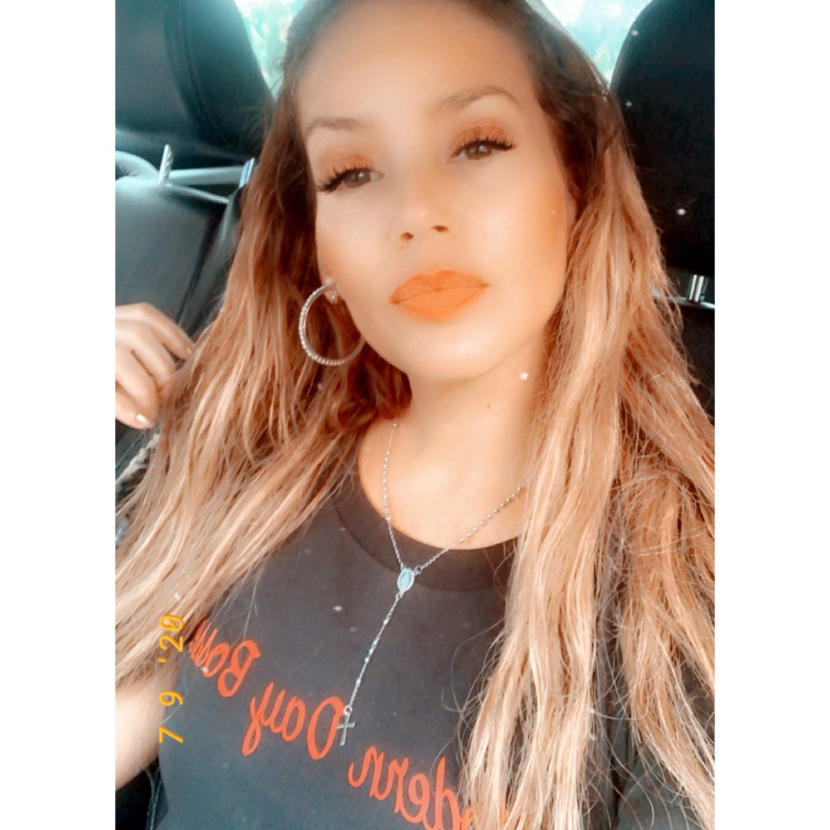 KareffRodgers's tweet photo. Never wait for a perfect moment, just take a moment and make it perfect. ☀️✨ #HappySaturday #ModernDayBossBabe 💎#Mentality #ModernDayBosses #EmpoweringandInspiringPeople shirt courtesy of @rbscraftycreations #Rbscraftycreations https://t.co/PCIOgEYq0T