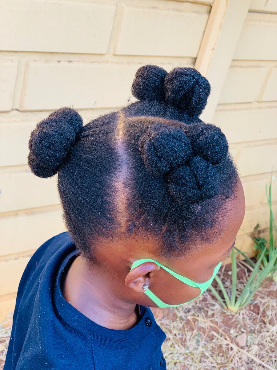 Themoisturefact's tweet photo. Protective hairstyles for the whole family 

#naturalhair #curlyhair  #afro #naturalhairstle https://t.co/sPfmhVHzM9