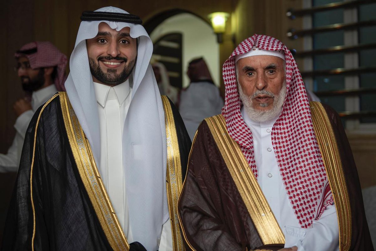 AljuraishF's tweet photo. تهانينا لأسرتي:
(#الجريش و #القفاري)
♦بمناسبة زواج الشاب/ ابراهيم بن محمد بن عبدالله الجريش

على كريمة/عبدالله بن سليمان القفاري
يوم الخميس ١٤٤٢/١/٢٢هـ الموافق 2020/9/10م
نبارك للعم محمد وللعروسين ووالديهما والأهل والاقارب
"بارك الله لهما وبارك عليهما وجمع بينهما في خير" https://t.co/agmrYOkvoz