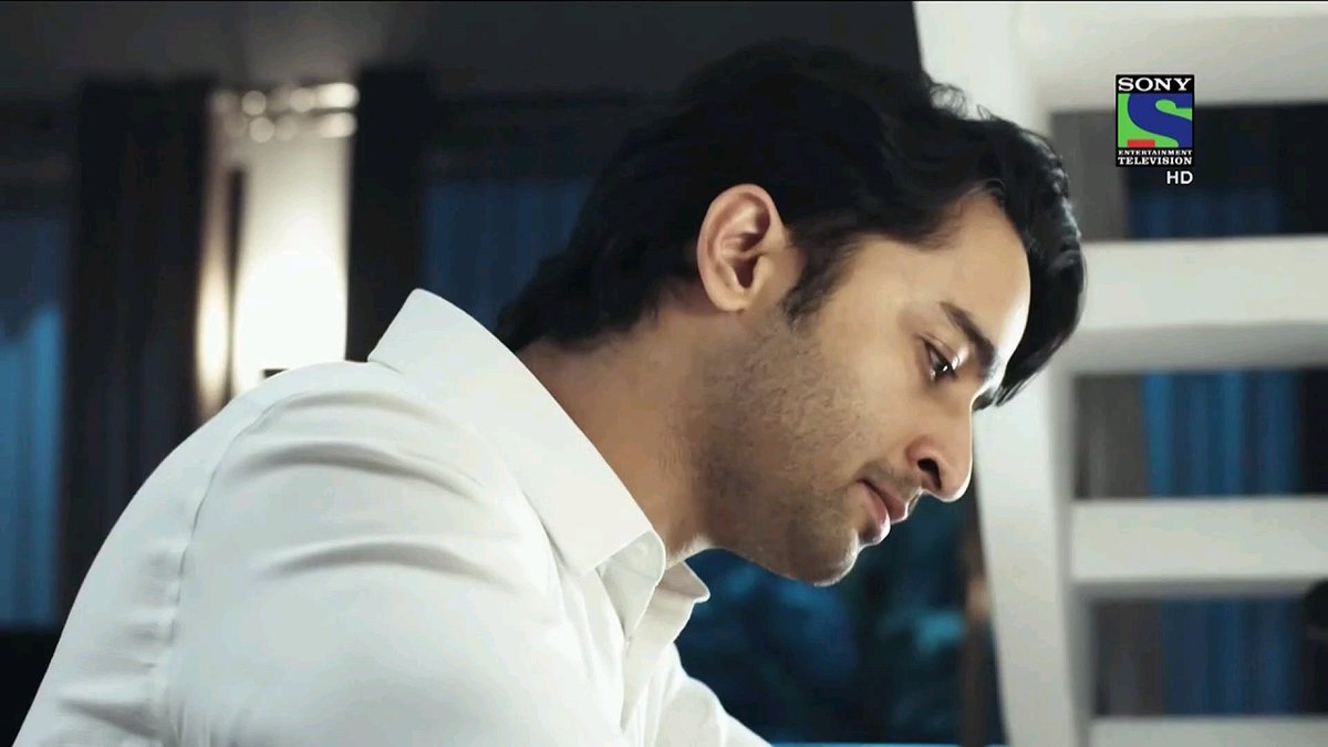 dreamee_'s tweet photo. Mr.Sheikh u were phenomenal in this entire sequence
Ur intensity legit gives goosebumps everytime 
Definitely u pulled out that pain that helplessness that restlessness that drunk state like a pro with those amazing dialogues &amp; ur breathtaking eyes!
#4yearsofdevkideewangi https://t.co/sDgAaEJJzO