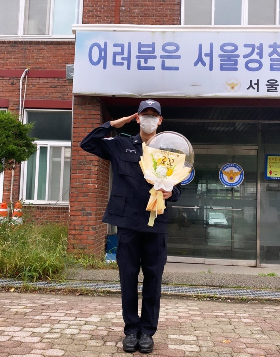 brazilkorea's tweet photo. UHUUU este xuxu está de volta ~ #WelcomebackLoco!! 👏🏽😍
O rapper #Loco, foi oficialmente dispensado do exército. 🙀💪🏽
Bem vindo de volta! 🙌🏽🇰🇷
#LocoIsBack https://t.co/irwTG6GZt4