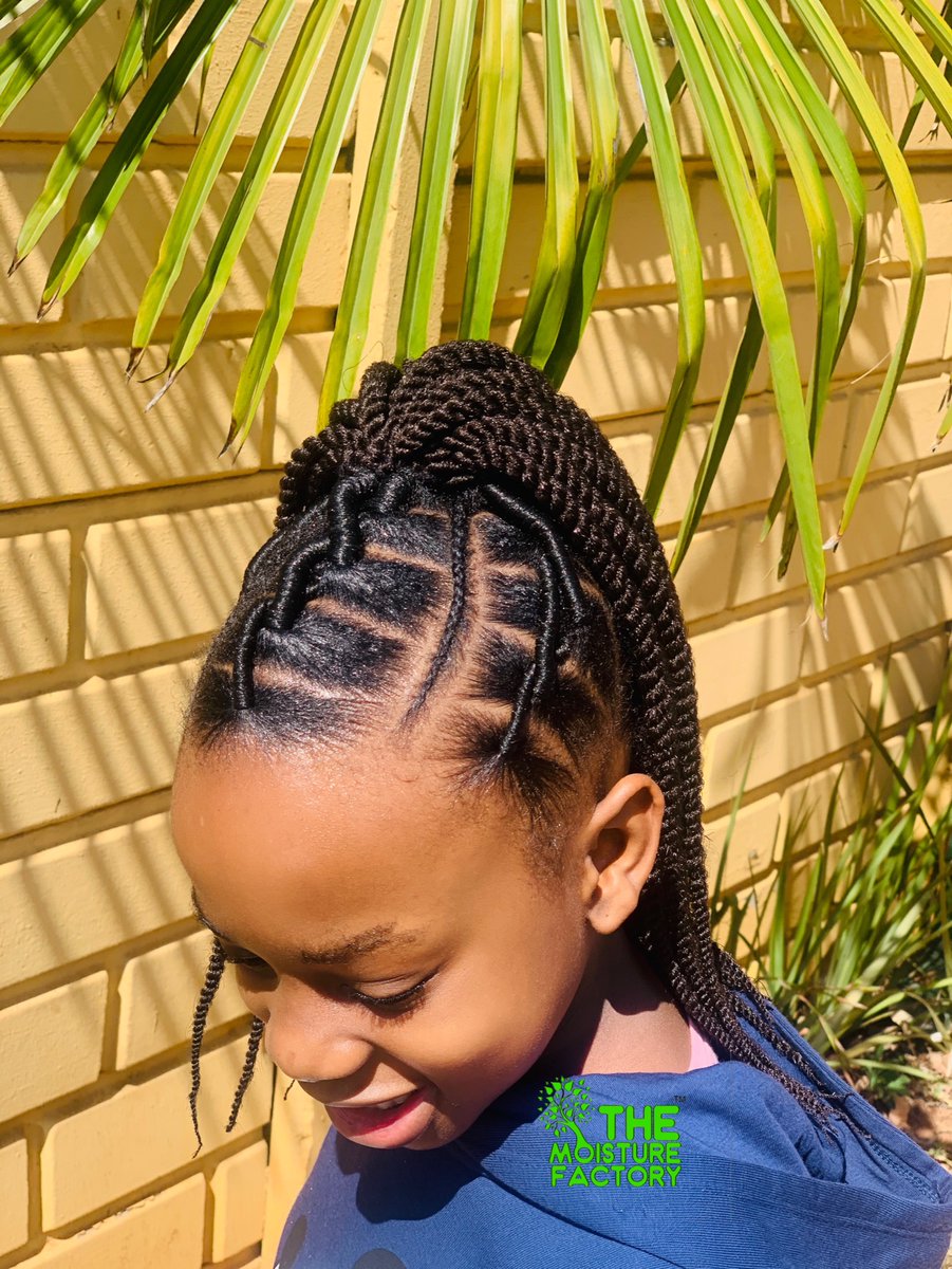 Themoisturefact's tweet photo. Family hair days are the best and we encourage them from a time and bonding point of view 

#naturalhair #curls #curlyhair https://t.co/D9PEVuBLTT