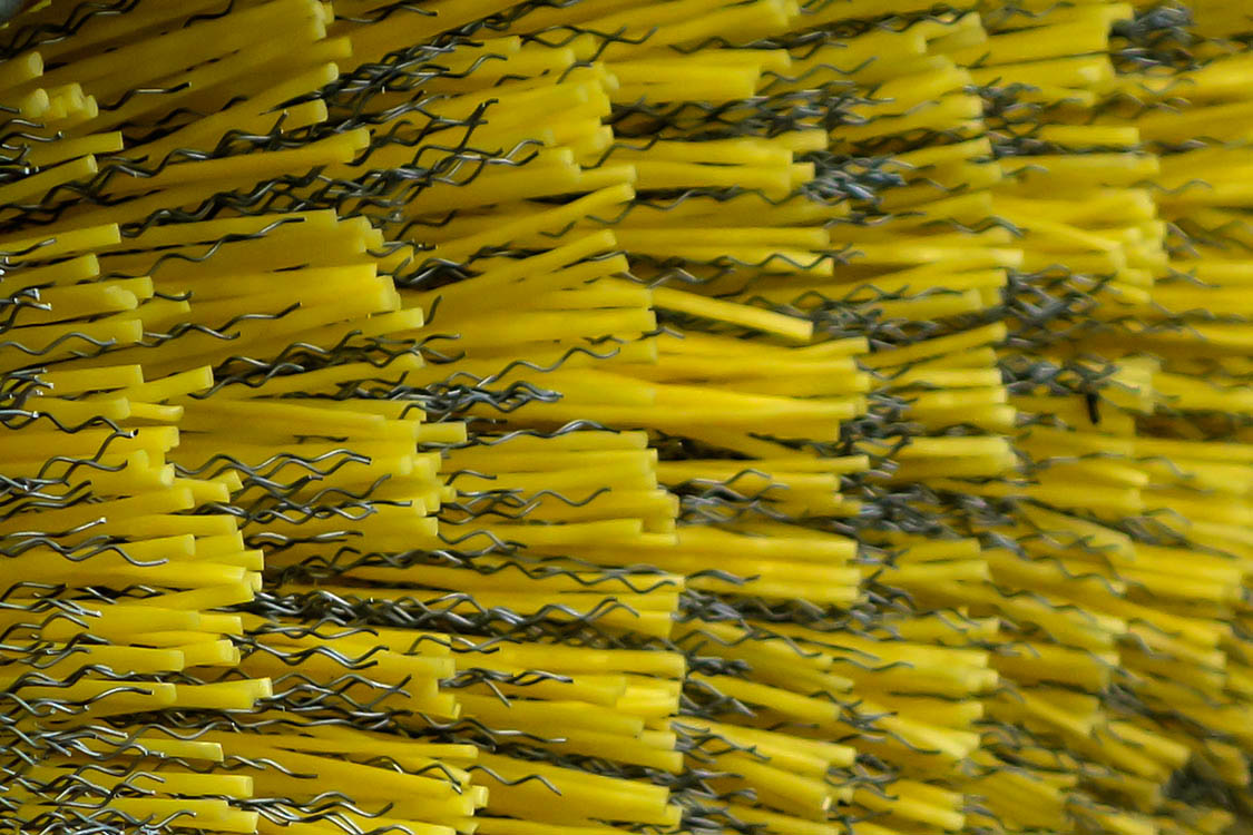 robstract33's tweet photo. yellow x 3 ... #photographer #photos #abstractphotography #minimalist #yellow #Flowers                 @ThePhotoHour https://t.co/Rgd6Ee9jB8
