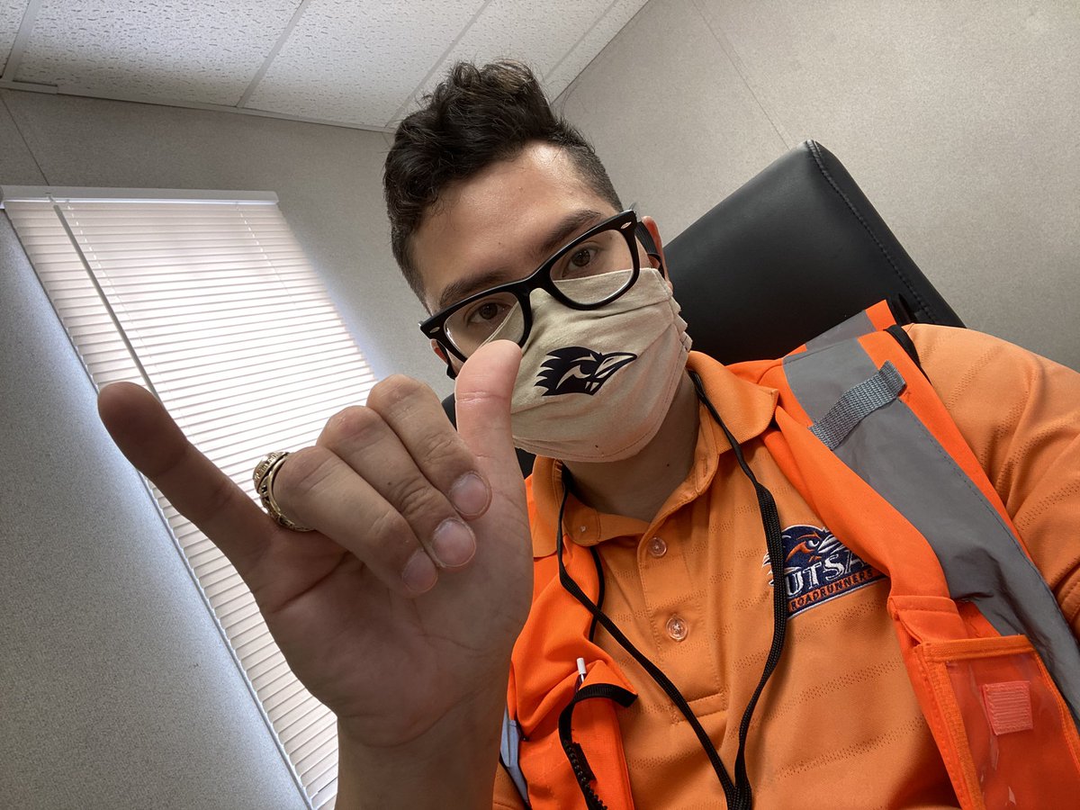 texassalexx's tweet photo. I might be in my trailer on a project in California, but I’m always reppin UTSA. LET’S GGOOO. #UTSA #UTSAAlumni #texasstatehateweek #BirdsUp #StickABeakInEm https://t.co/GRV1b5cenm