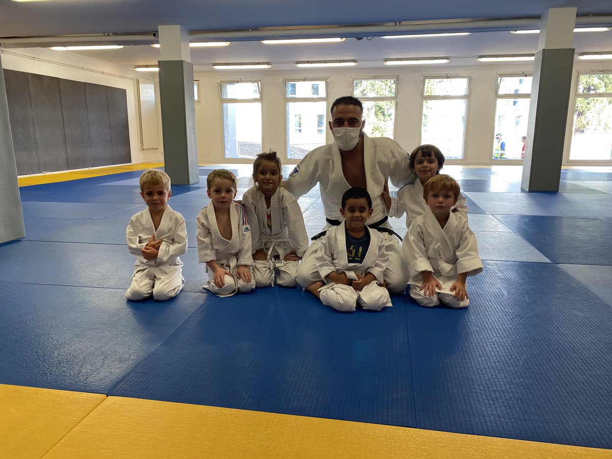 PucJudo's tweet photo. 🔥 Un super samedi en compagnie de nos athlètes et notre professeur Sofiane Thabet ! 🙏🔥💪💪
Bravo à tous pour votre présence et votre investissement ! #dojodiderot #citeuniversitaire #judo #paris #paris13 #puc @ffjudo_officiel @jerome_coumet https://t.co/XeUiovrpAa