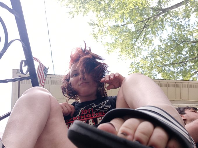 Send $5 to my cashapp $QCandacee and I'll send you a pic (; https://t.co/Yi9nEDBG91<a href="/tag/lovefeet"class="tags"><span>#lovefeet</span></a><a href="/tag/footfettish"class="tags"><span>#footfettish</span></a><a href="/tag/prettytoes"class="tags"><span>#prettytoes</span></a><a href="/tag/footlovers"class="tags"><span>#footlovers</span></a>