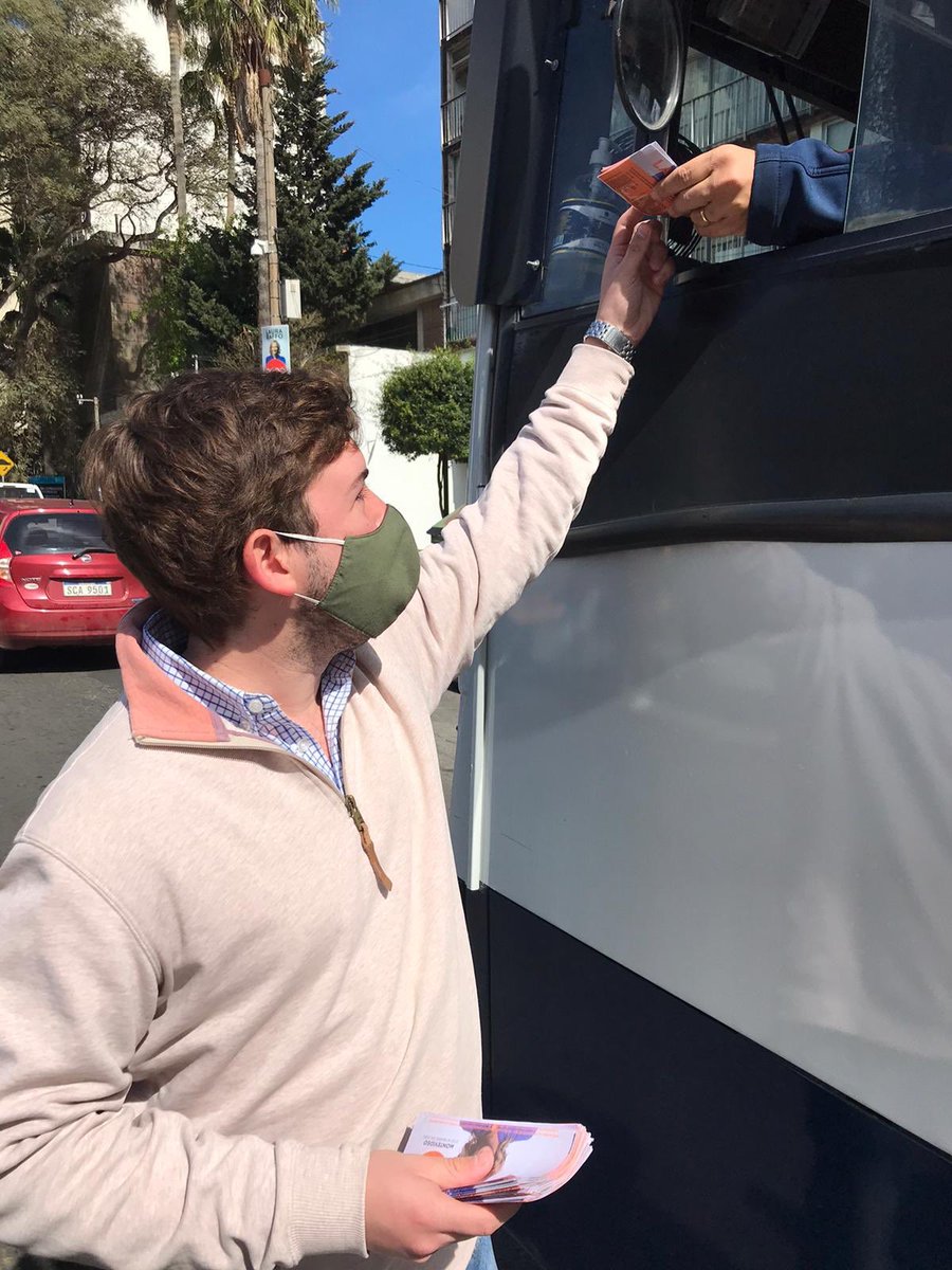 Lista22MVD's tweet photo. Gran mañana de militancia en la feria de Villa Biarritz con la presencia de @josesatdjian apoyando la candidatura de @lauraraffo a la Intendencia. #AhoraMontevideo #SiPodemos https://t.co/IT1ygm6ZCW