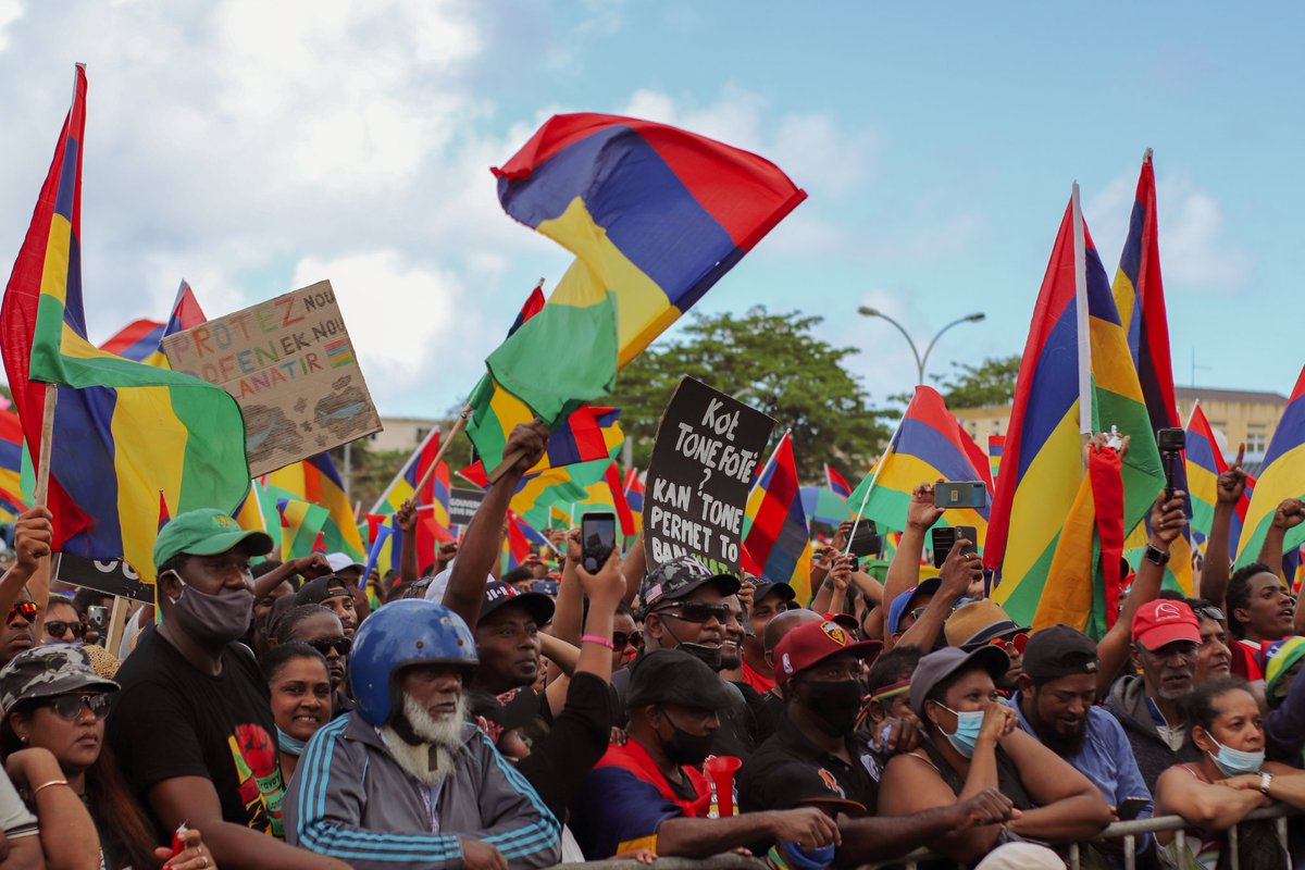 Adrian_Bund's tweet photo. Mauritians once more are fed up with the incompetent government and prime minister who keep delaying tactics to initiate investigation into the #Wakashio #MauritiusOilSpill turning a deaf ear to population. The people want their resignation.
#protests #mauritiusoildisaster https://t.co/Tkb7PAZU5l