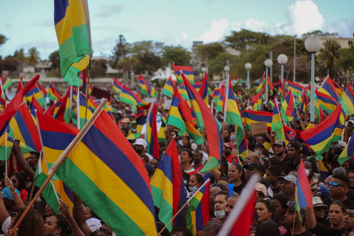 Adrian_Bund's tweet photo. Mauritians once more are fed up with the incompetent government and prime minister who keep delaying tactics to initiate investigation into the #Wakashio #MauritiusOilSpill turning a deaf ear to population. The people want their resignation.
#protests #mauritiusoildisaster https://t.co/Tkb7PAZU5l