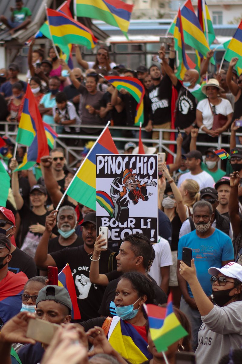 Adrian_Bund's tweet photo. Mauritians once more are fed up with the incompetent government and prime minister who keep delaying tactics to initiate investigation into the #Wakashio #MauritiusOilSpill turning a deaf ear to population. The people want their resignation.
#protests #mauritiusoildisaster https://t.co/Tkb7PAZU5l