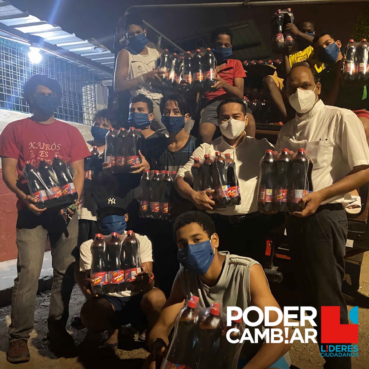 Iniciativa_LC's tweet photo. El jueves 10 de septiembre la empresa privada realizó una importante donación a @_EELC que benefició a más de 7000 familias de Monte Sinaí. La entrega se dio por medio de la Fundación Kairos, dirigida por el padre Simón.
#PoderCambiar #IniciativaLideresCiudadanos https://t.co/HUuijZWhOn