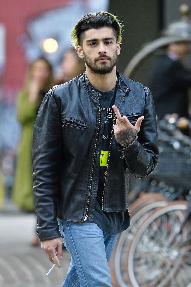 since everyone hates on simon so much here’s a thread of one direction appreciating him 