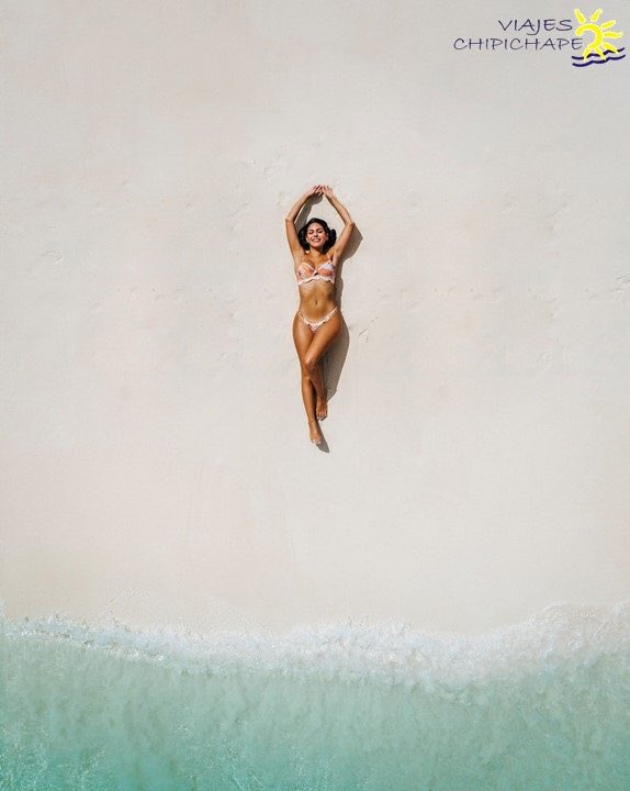 Chipiviajes's tweet photo. #Cuando viajes a Aruba preocúpate del bronceado y no del distanciamiento social, sus playas están libres de multitudes. Llámanos o escríbenos al 3155660210 https://t.co/R0hxG2UZEa