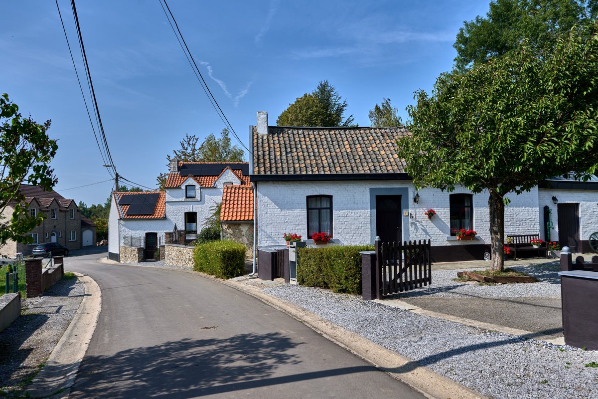 PeetermansRudi's tweet photo. 12 september 2020 15h. #Avennes dorp en Moulin de Velupont aan de #Mehaigne. #wandelen #Ravel L127 https://t.co/f6DUOkeBHR