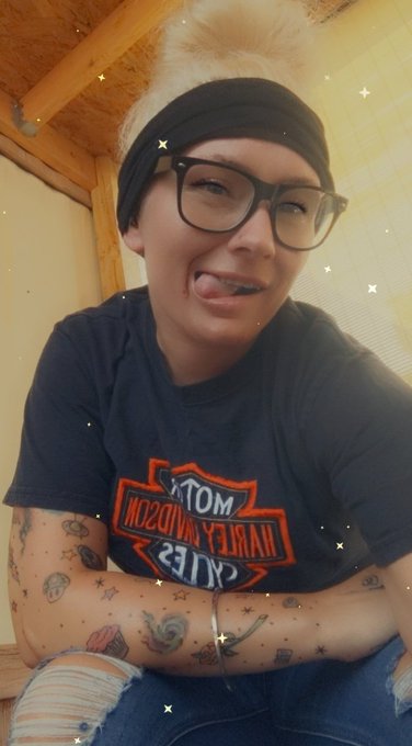 Happy Saturday y'all! 💋 https://t.co/5lCHFjPdAq