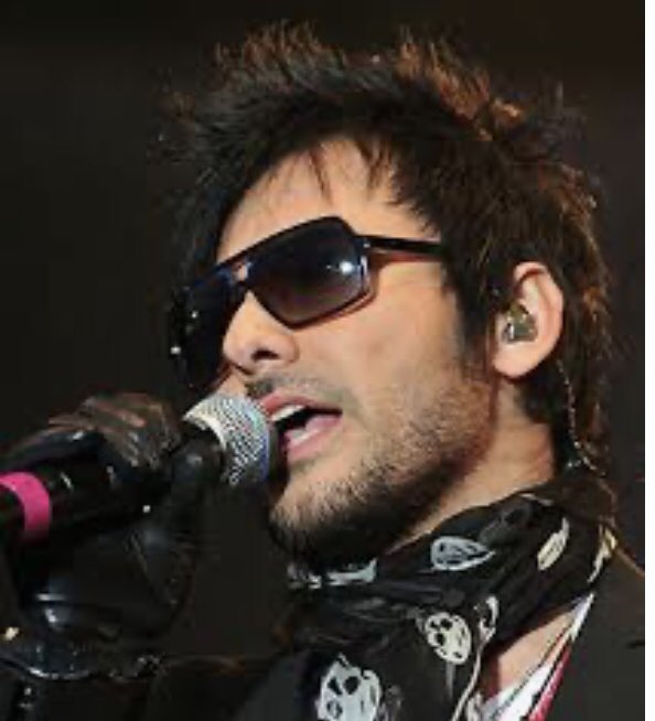 Felicidades! 🎉 #cumpleañosbetocuevas
<a href="/iambetocuevas/">Beto Cuevas</a>