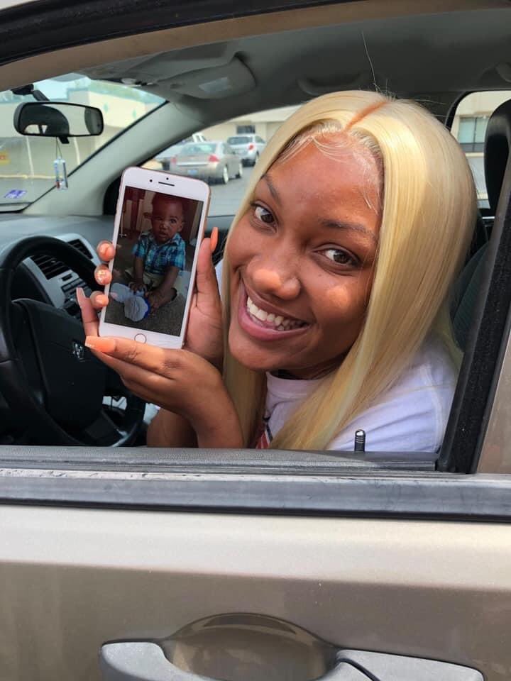 HeartbeatRevo's tweet photo. “She came back with the baby today! Not too long ago this mom stopped by and thanked us, showing us a picture of her baby that was saved. Today she stopped by with him in the back seat. Praise the Lord!” 👶🏽❤️

Repost from @Onelife4liferdo https://t.co/VBVlVp9Pa5