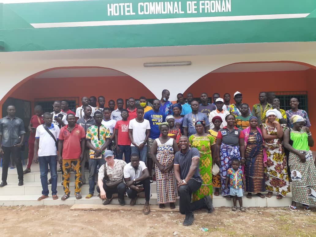 MyWayNetwork1's tweet photo. Caravane #JeMengage Étape 4.
Journée chargée pour l'équipe à Fronan dans la région du Hambol. Les jeunes, les chefs de communautés, Les religieux, et autres leaders locaux ainsi que les femmes ont été rencontrer par notre équipe. #yaasProject https://t.co/j3AOoCZo7g