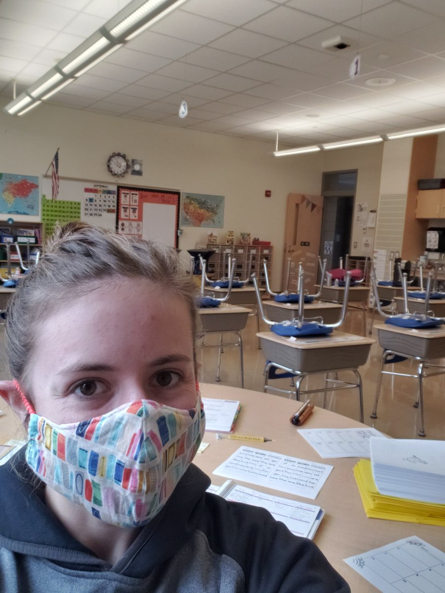 SamStatz's tweet photo. Ok...so I forgot and actually took this photo the day after, but our first day was Friday and went amazing! First days should always be a Friday! #ab7med #AB7firstdayofschool https://t.co/MHpjl98KiN