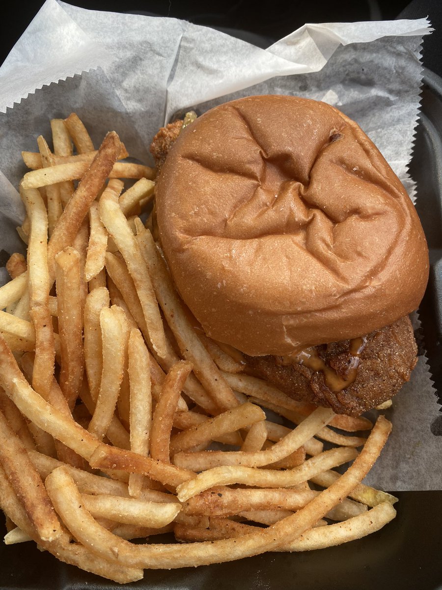 Lunch date at <a href="/houstonsauceco/">Houston Sauce Co.</a> beyond amazing all Vegan. Monte Cristo and Hot Chick'n Sammie are life. #houstonvegan, #veganfoodtruck