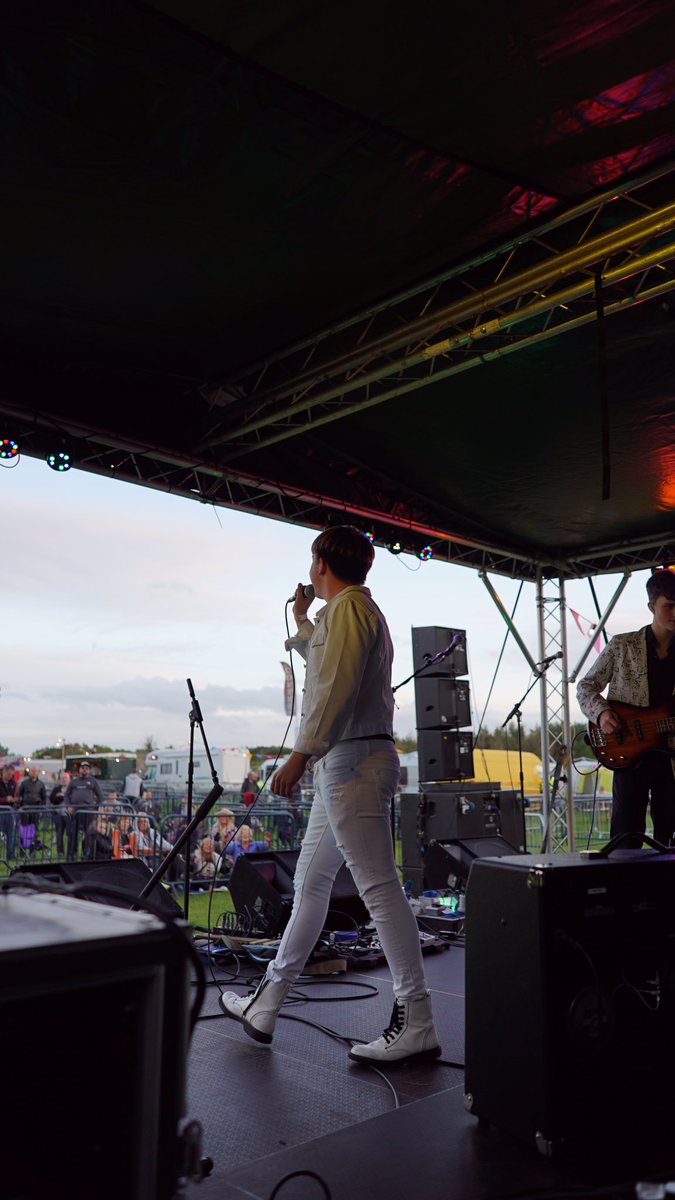 SpiltMilk_band's tweet photo. Was great to be out performing at the Druridge Bay Campout socially distanced festival this evening #upthemilk https://t.co/1HbODd42Gl
