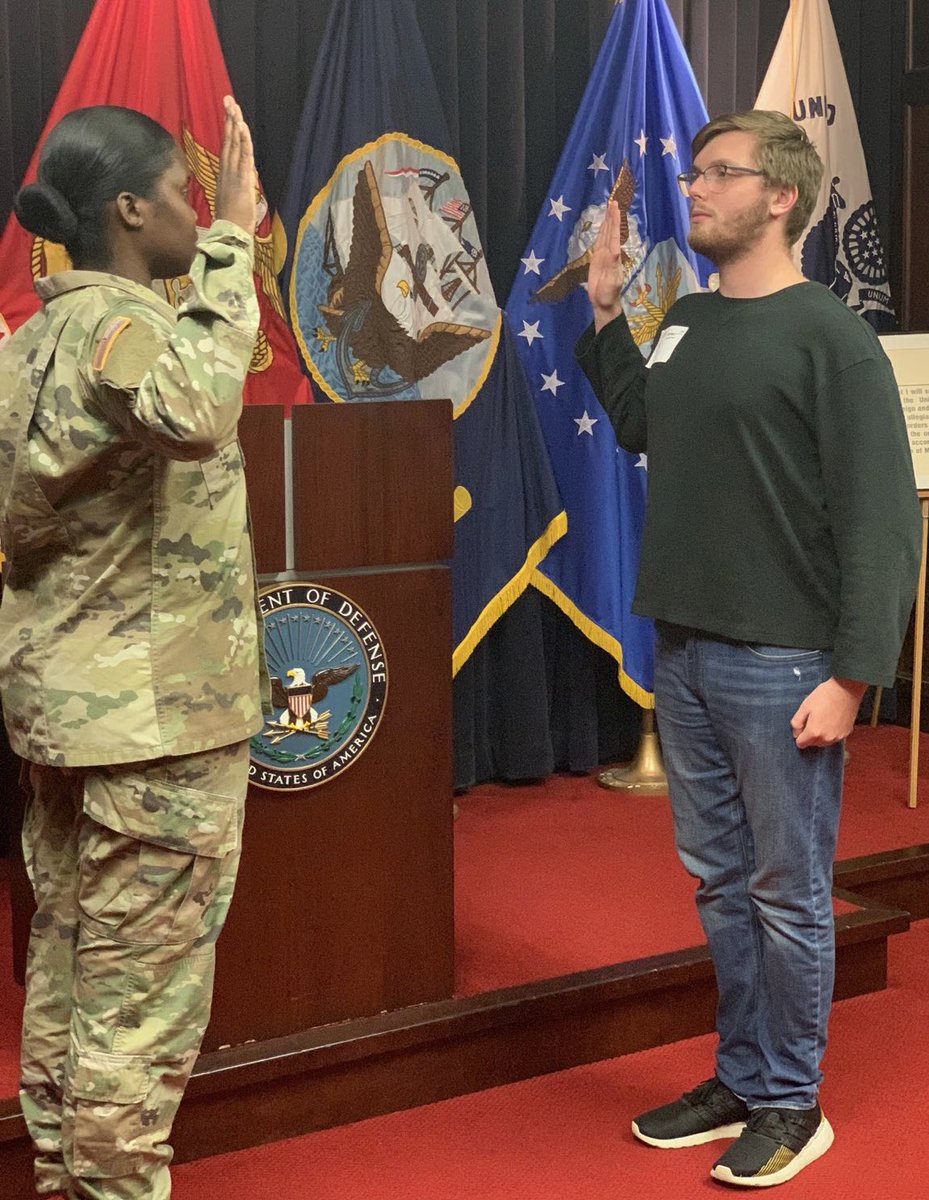 This is my son Gavin. He has chosen to enlist in the  @USArmy and will ship out for basic training tomorrow morning. I couldn’t be more proud, and as emotional as this would be for any parent, it’s especially difficult for me. Let me tell you why... (THREAD)