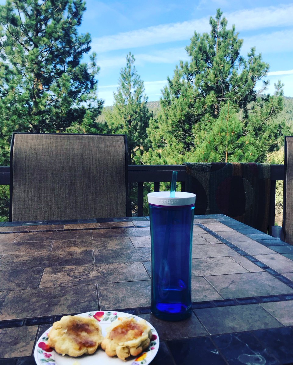 teddygram85's tweet image. The Before Times vs Now: A comparison from my deck. 
#twofourtwofire #oregonfires