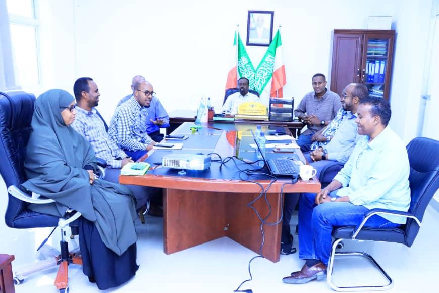 SLRoads's tweet photo. The ordinary weekly meeting was held today at Somaliland Road Development Agency office. The general manager along with RDA members discussed about procedures of decentralization in the agency. https://t.co/kPREE4mZ5J