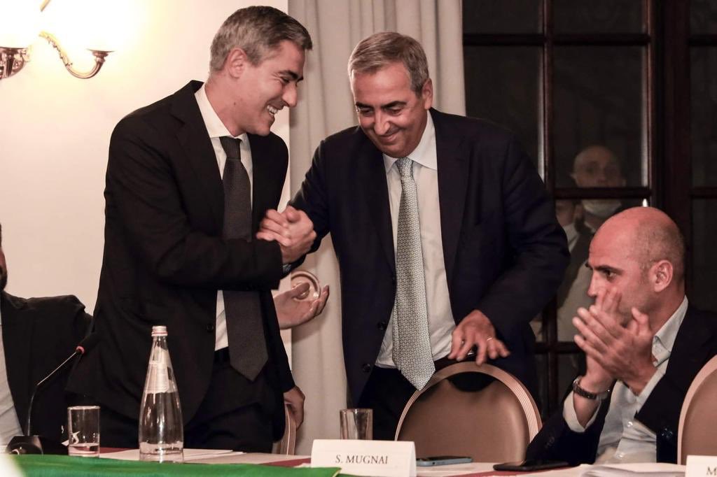gasparripdl's tweet photo. Con #Cellai a #Firenze con la gente e tra i commercianti che chiedono ascolto e sicurezza #gasparritour #ForzaItalia https://t.co/CaYp2TpN41