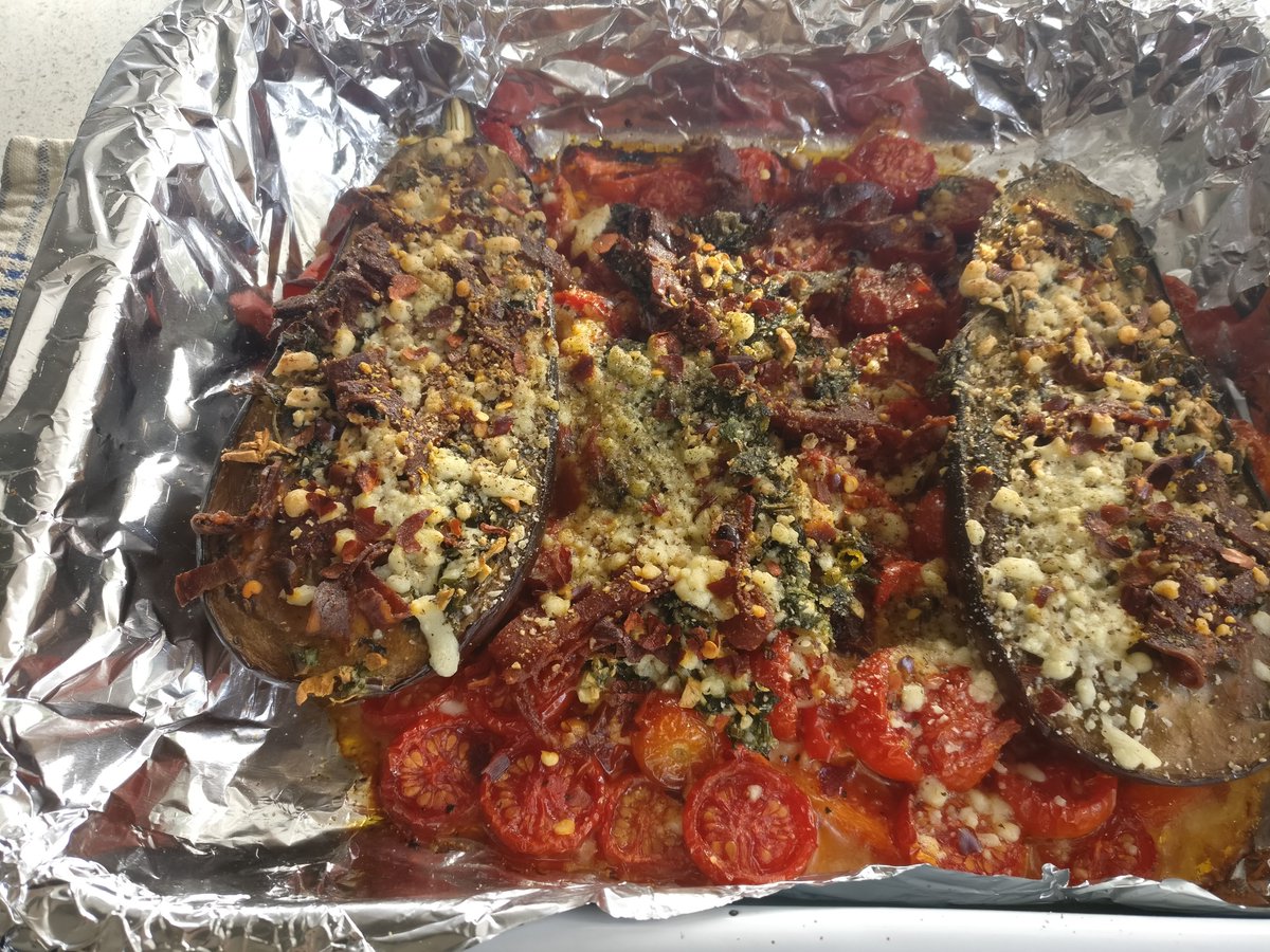 killswitchgd's tweet photo. Diplomatic coalition are difficult, but in my kitchen anything is possible. Turkish + Italian + Spanish did blend well. @jamieoliver try it. Ingredients and process in the pics attached. #ICookForYou https://t.co/jHrLZPQUAN