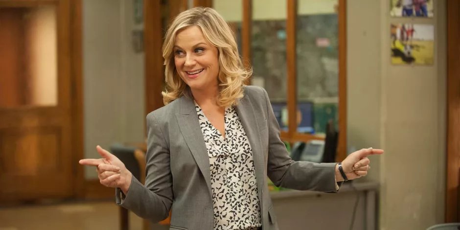 1. LESLIE KNOPE.- - Because I said so- She's clearly in love with Ann !! Like, c'mon it's obvious- The way she dressed? Bisexual culture- I can't think more for her except for how she compliments Ann 