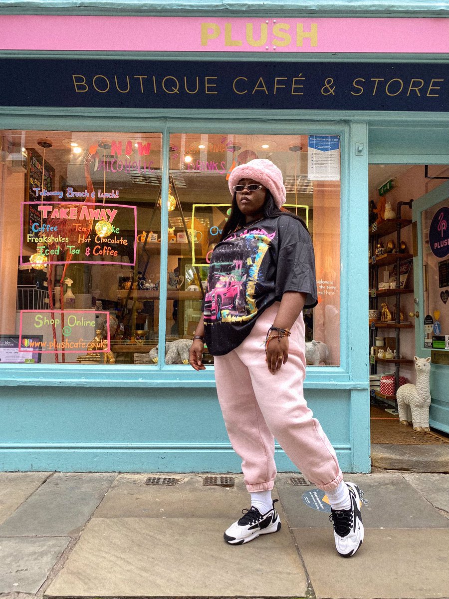 luucindax's tweet photo. Some of my fav pics that didn’t make it on IG, enjoy.🙃🌸 https://t.co/mgnYtpdbGB