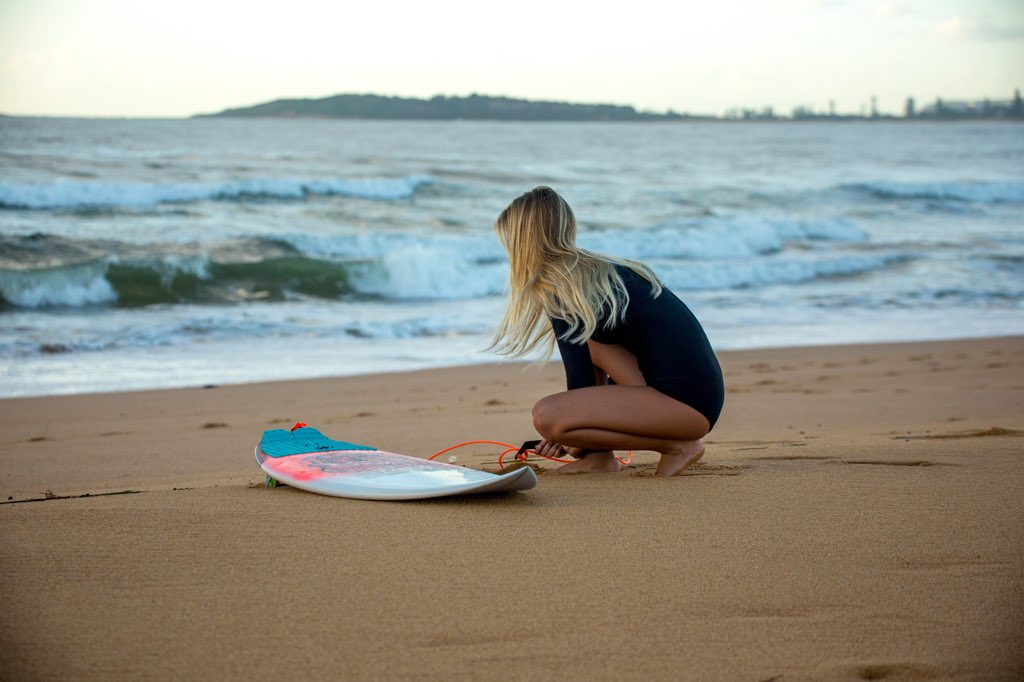 surf_and_sun's tweet photo. Something exciting is on the horizon… #surfing #Up 👙💦 https://t.co/aiXlSgzayM