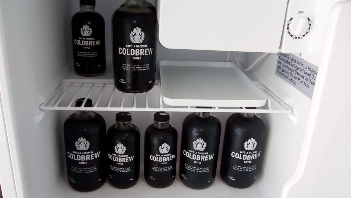 cafelanacional's tweet photo. Listo con el Cold Brew para este fin de semana lleno de compromisos? Aquí te tenemos tu dosis para no quedarte sin energía! Receta Original e Intensa. #ColdBrewLaNacional #PowerBolt⚡⚡⚡ https://t.co/2zGz73oaHU