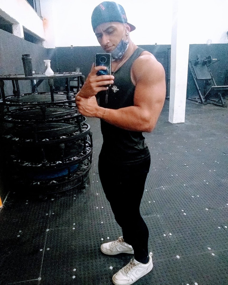 davi_fitt's tweet photo. Foco sempre no objetivo #academia #musculação #treino #shape #luta #diaadia #maromba #atleta #foco https://t.co/aXFZdnK1aC