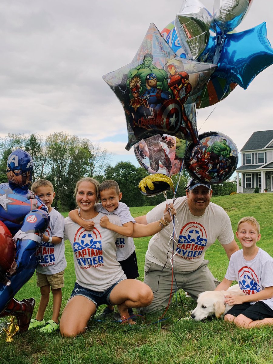 WSDMiniTHON's tweet photo. #RallyforRyder parade💛💙 We are so proud of how strong you are Ryder! https://t.co/oJNyDCLwEM