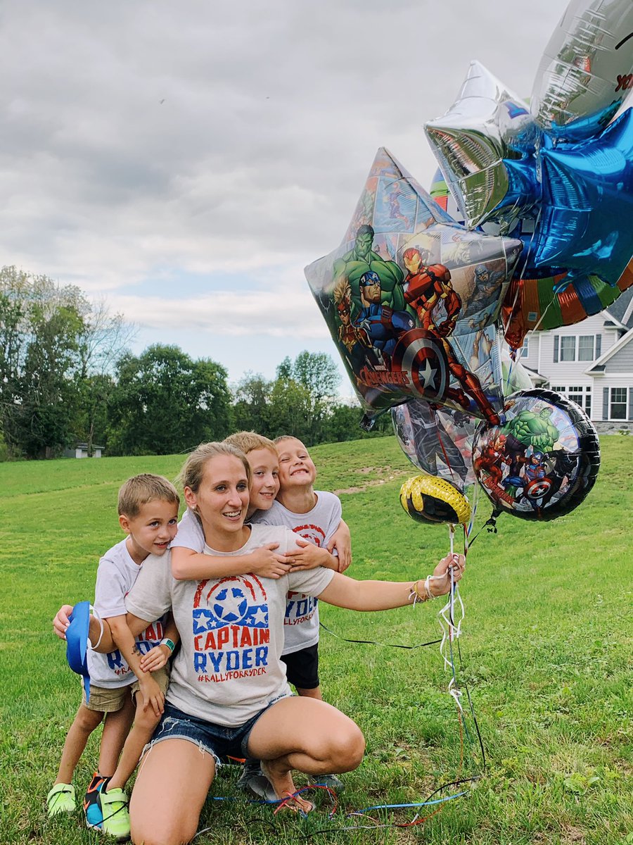 WSDMiniTHON's tweet photo. #RallyforRyder parade💛💙 We are so proud of how strong you are Ryder! https://t.co/oJNyDCLwEM