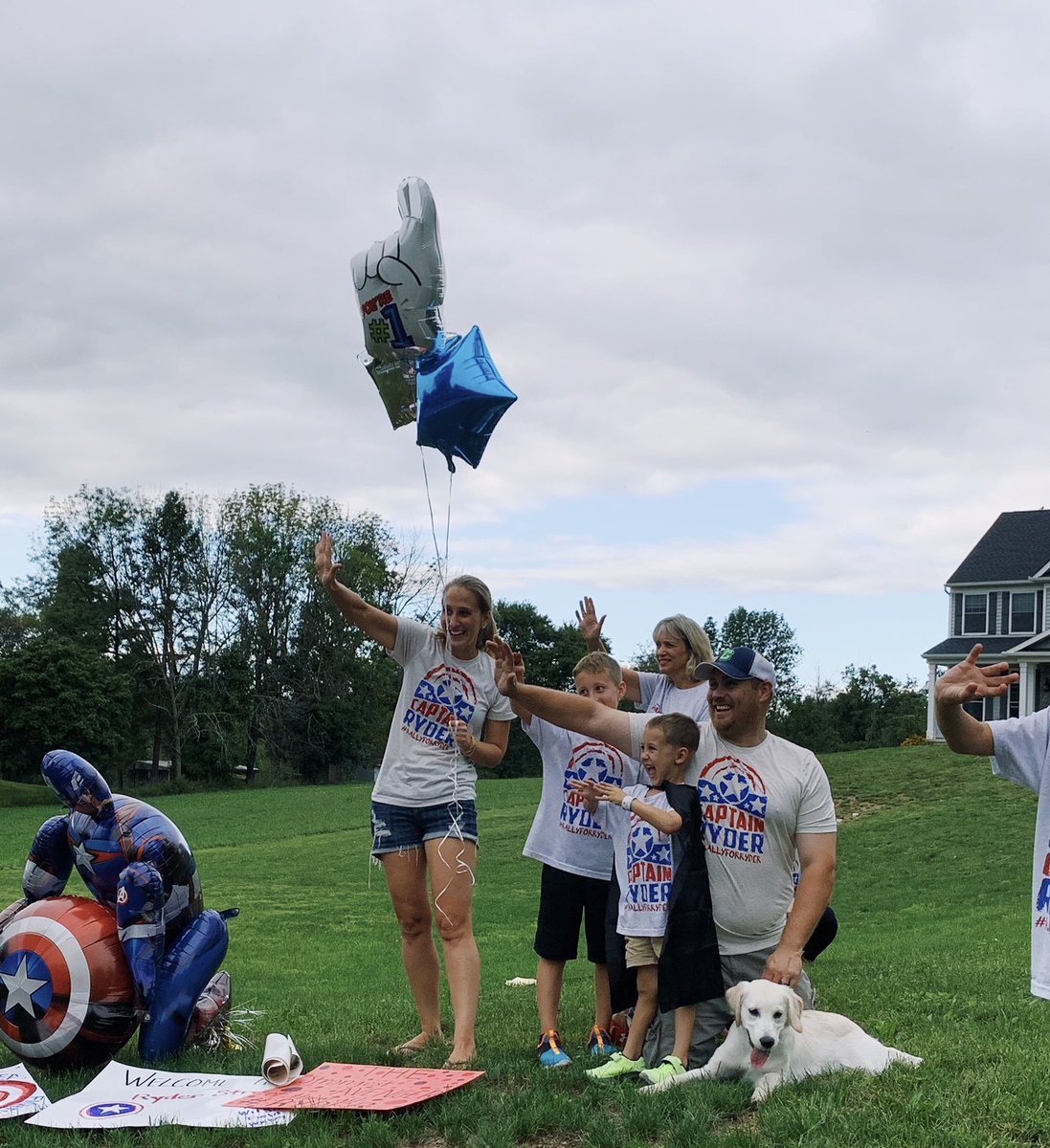 WSDMiniTHON's tweet photo. #RallyforRyder parade💛💙 We are so proud of how strong you are Ryder! https://t.co/oJNyDCLwEM