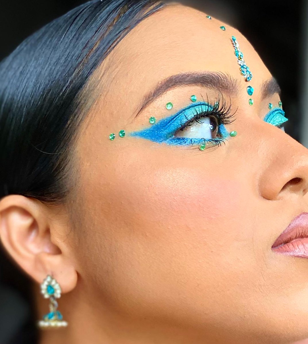 makeupbychanda's tweet photo. Feeling blue!

#makeupartist
#mua 
#makeupbychanda https://t.co/39m8eVry3w