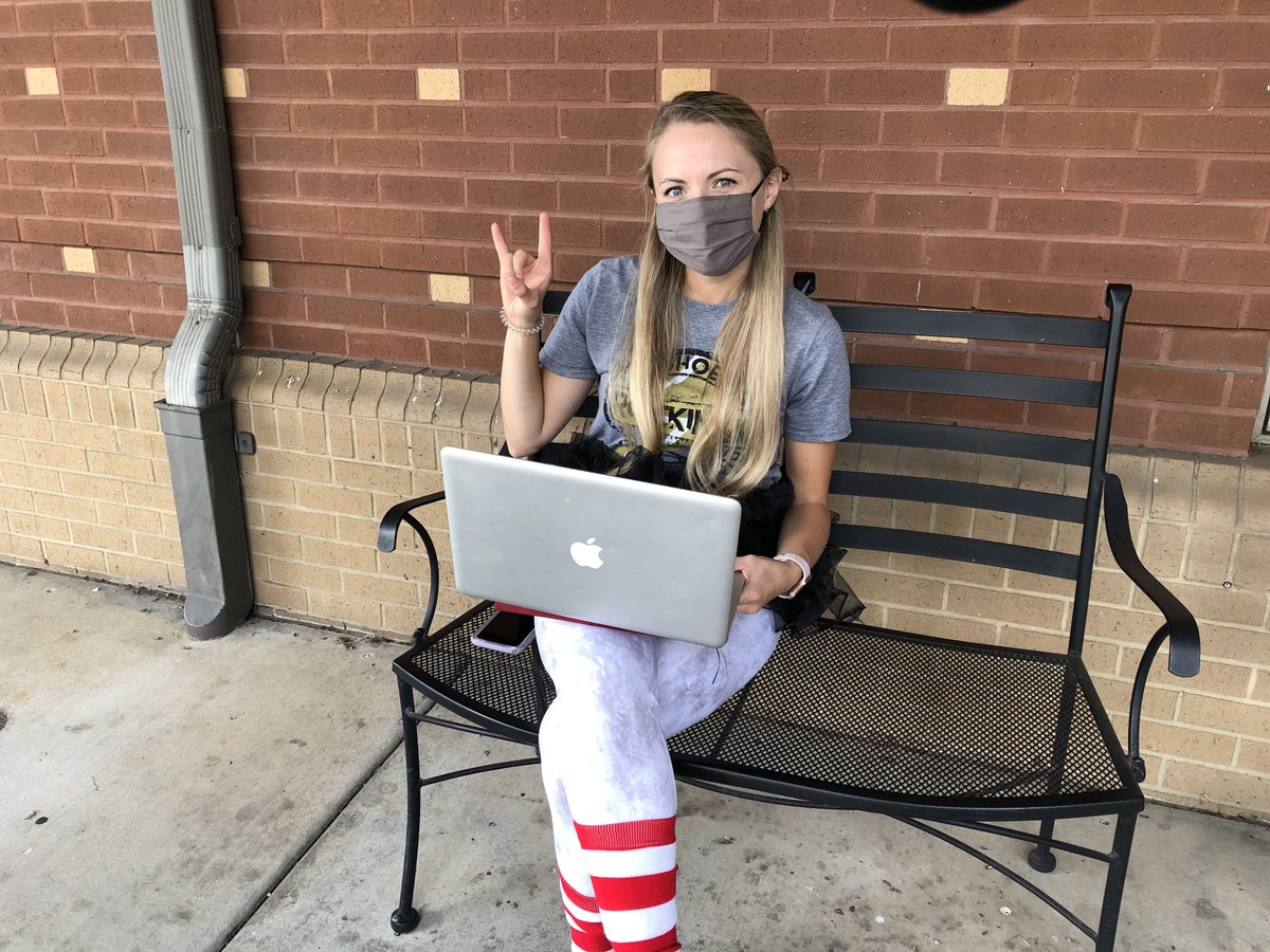 RMHCAlabama's tweet photo. Red Shoe Run packet pickup is Sept 14-15 from 4-7PM in the driveway of the House. If you haven’t yet, please RSVP now! > https://t.co/y2NGGpSEtA
Still want to register for the run? Head to https://t.co/Vap8EEZY7H ! 😎🎸
#KeepingFamiliesClose #RedShoeRun #Rockin5K https://t.co/3Tc22WoJp3