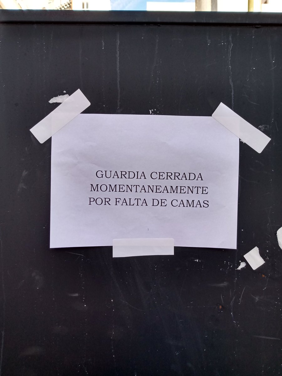 sanrivasmurphy's tweet photo. En la guardia del Hospital Español de La Plata se lee lo siguiente: "Guardia cerrada momentáneamente por falta de camas"
Pero Garro está más preocupado por los manteros senegaleses que por el Covid-19 en la ciudad 🤷🏻‍♂️🤦🏻‍♂️ https://t.co/eXEkmAQ4up