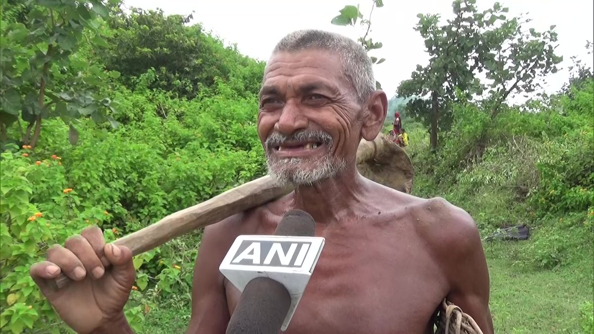 Bihar: A man has carved out a 3-km-long canal to take rainwater coming down from nearby hills to fields of his village, Kothilawa in Lahthua area of Gaya. Laungi Bhuiyan says, 'It took me 30 years to dig this canal which takes the water to a pond in the village.' (12.09.2020)