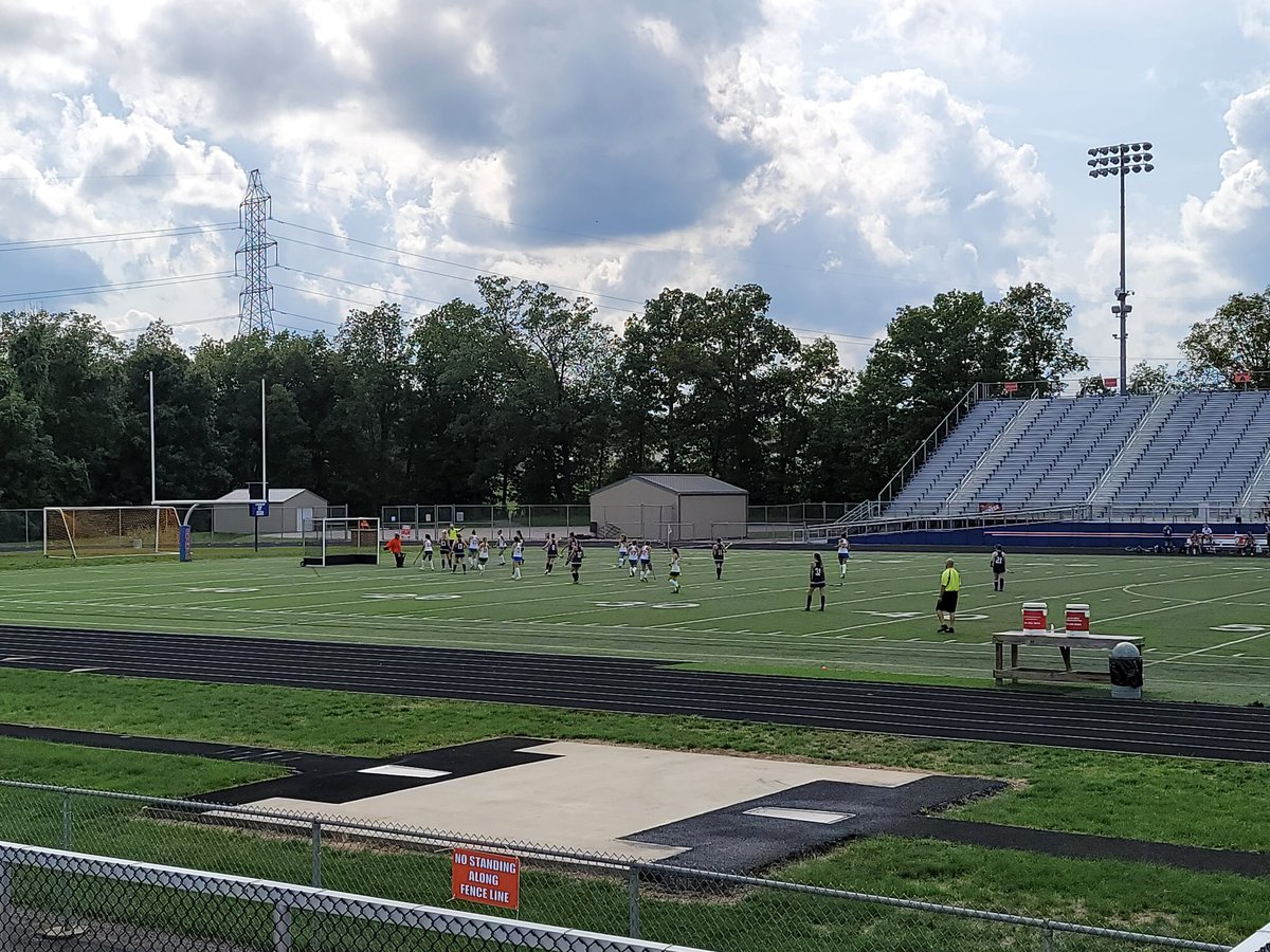 justinrlodge's tweet image. After 3 quarters of field hockey 🏑 
@GV_Blue_Aces 1
OOHS 0
#nahss
#NoOvertimePlease