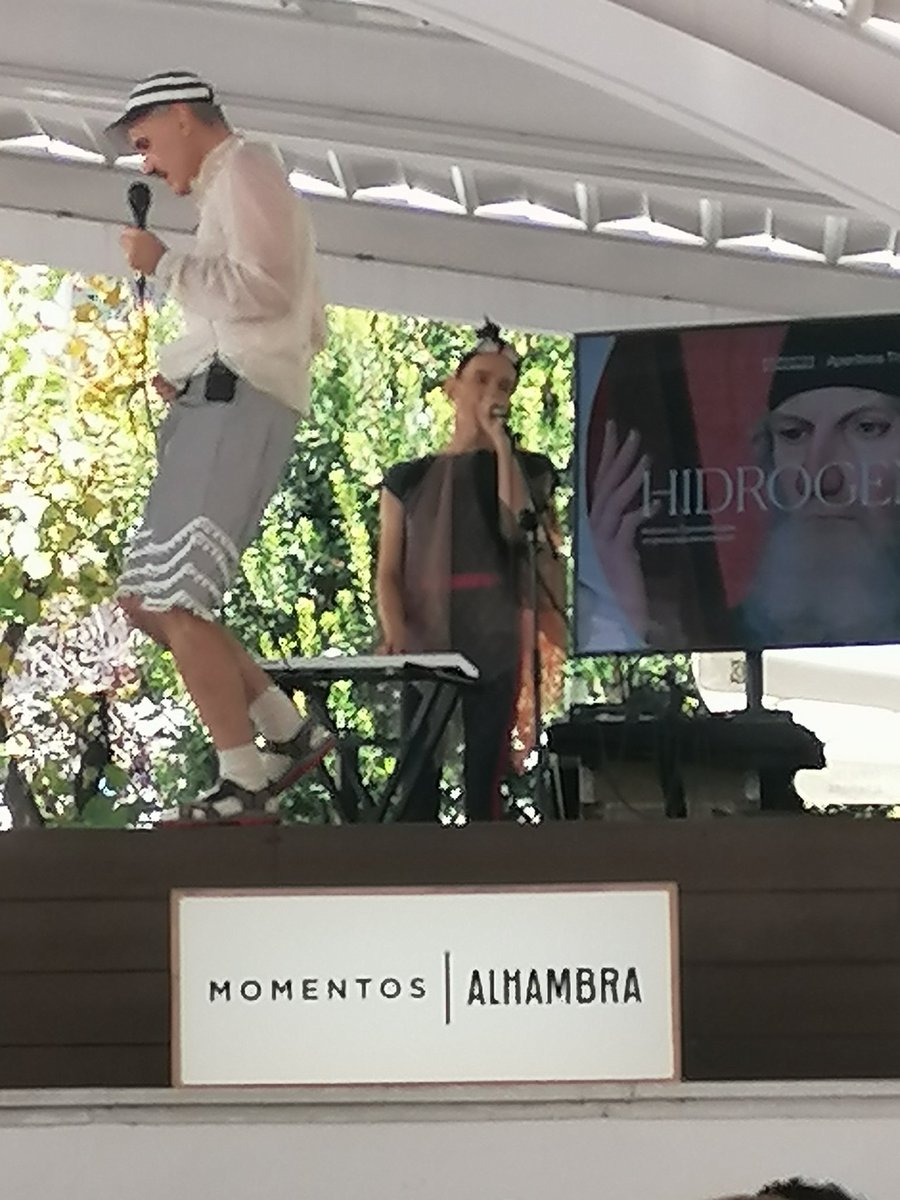 jesusferrin's tweet photo. Qué ARTE tienen @hidrogenesse y qué concierto más bonito y especial nos han regalado esta mañana en @MuseoThyssen Grandes! Gracias @Alhambra_Es #momentosalhambra https://t.co/YWN4ThFAyX