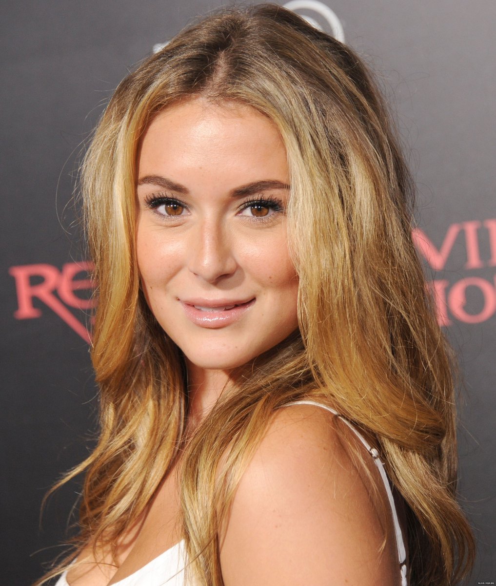 alexavegacom's tweet photo. 😊 "Resident Evil: Retribution" Los Angeles Premiere on September 12th, 2012.
@alexavega #alexavega #alexapenavega #throwback https://t.co/6zhoEsIhjp
