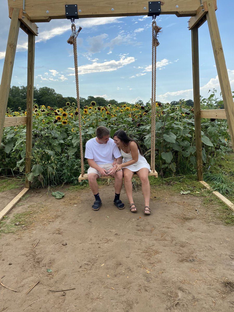 DestinLigma's tweet photo. Blessed to find true happiness 😻 https://t.co/83ss5NIMYk
