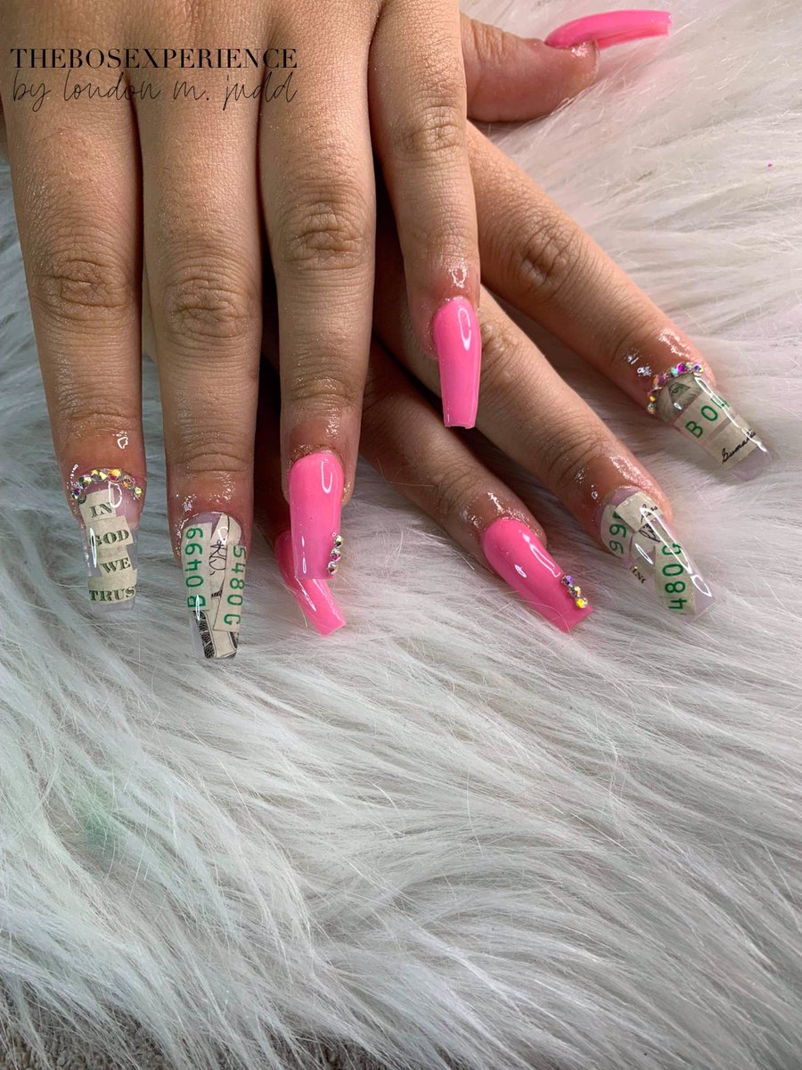 londonmjudd's tweet photo. Money Set 💰💗
*yes, real money was harmed doing this set.
How y’all feeling these ? 😏
follow me on ig thebosexperience
#moneynails #moneytime #tupelo #mississippi #nailtech #pink #poppin #idothis #coldest #explore #explorepage #followme #book https://t.co/e4jadfzqFg